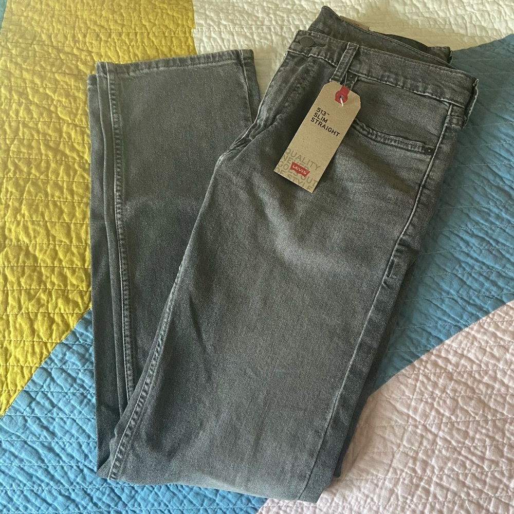 NWT MENS 513 SLIM FIT STRAIGHT JEANS!